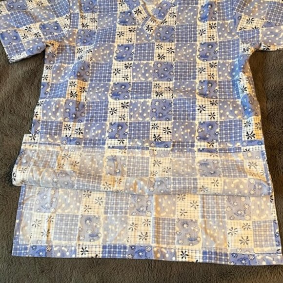2/$40 Denver Hayes Blue and White Floral Nurse Uniform Scrub Top Ladies XS - Picture 3 of 9